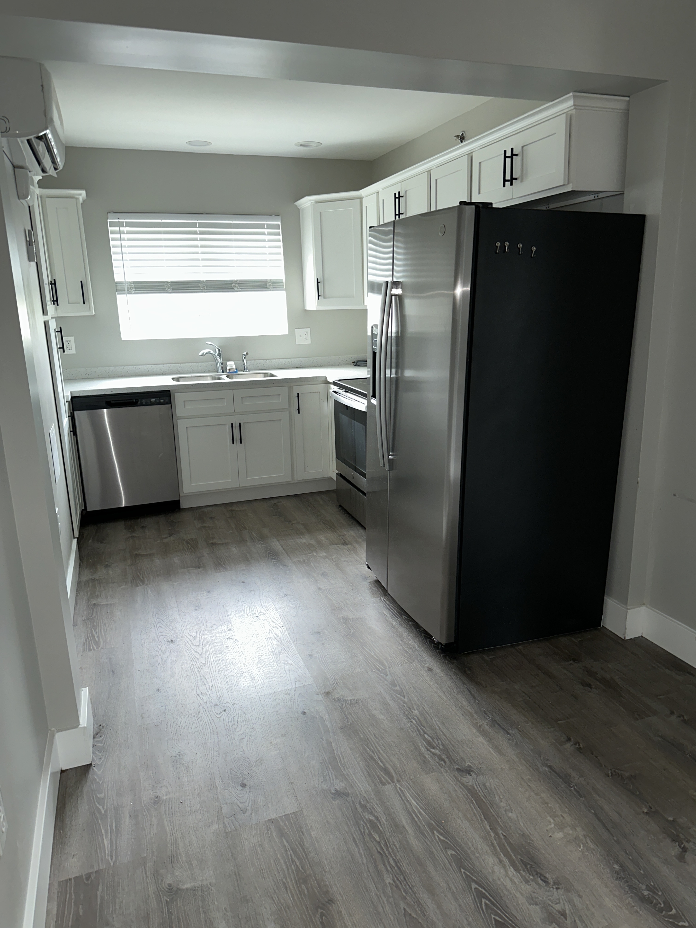 718 Main Street - 2